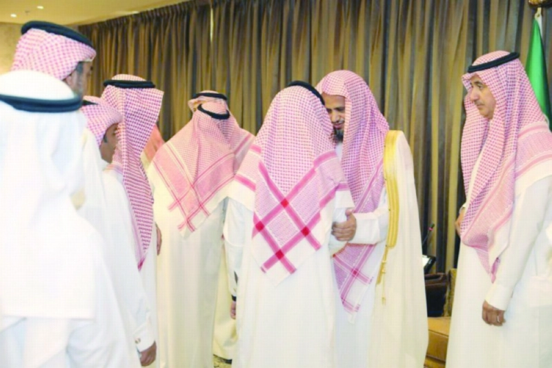 سعود المعجب مهنئا منسوبي النيابة بعيد الفطر (مكة)