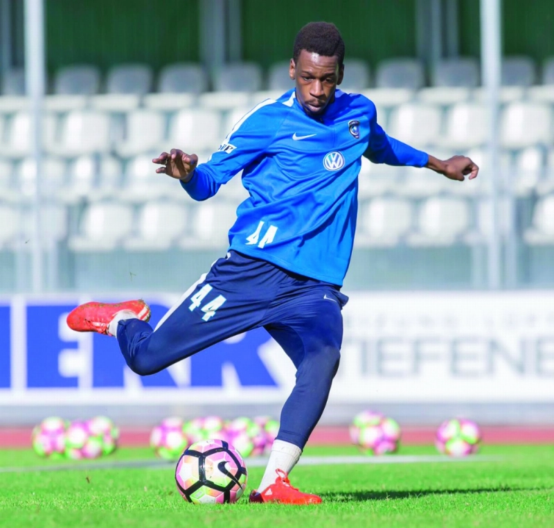 مختار فلاتة في تدريبات أمس (إعلامي الهلال)