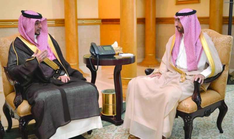 عبدالله بن بندر لدى استقباله مهند هلال (واس)