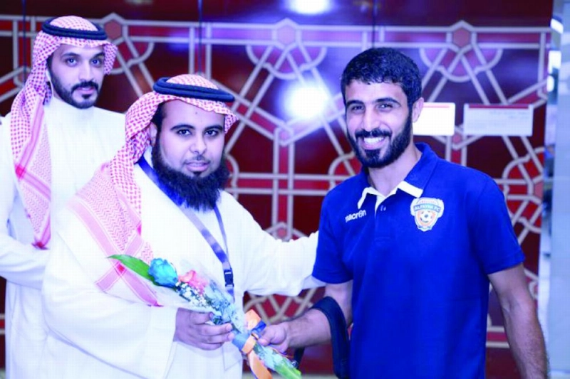 عبدالمجيد الرويلي لحظة وصول البعثة (إعلامي الفيحاء)