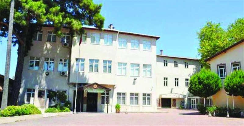 مدرسة أنطاليا التقنية للفتيات (Hurriyet Daily News)