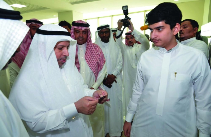 اليوبي خلال جولته أمس (مكة)