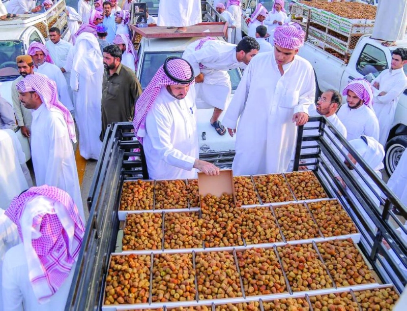 كميات من التمور معروضة أخيرا (مكة)