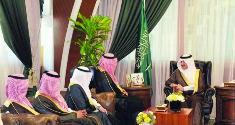 أمير الشرقية خلال استقبال وفد هيئة الاستثمار (واس)