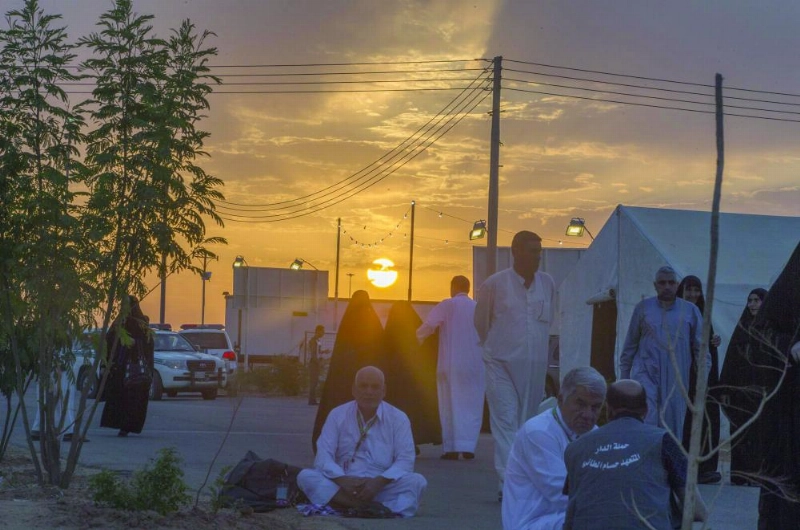 عراقيون لحظة وصولهم إلى الجوف