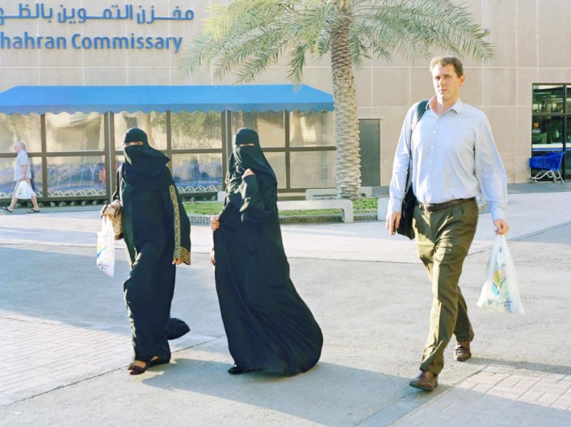 من صور كتاب عائشة (Wired)