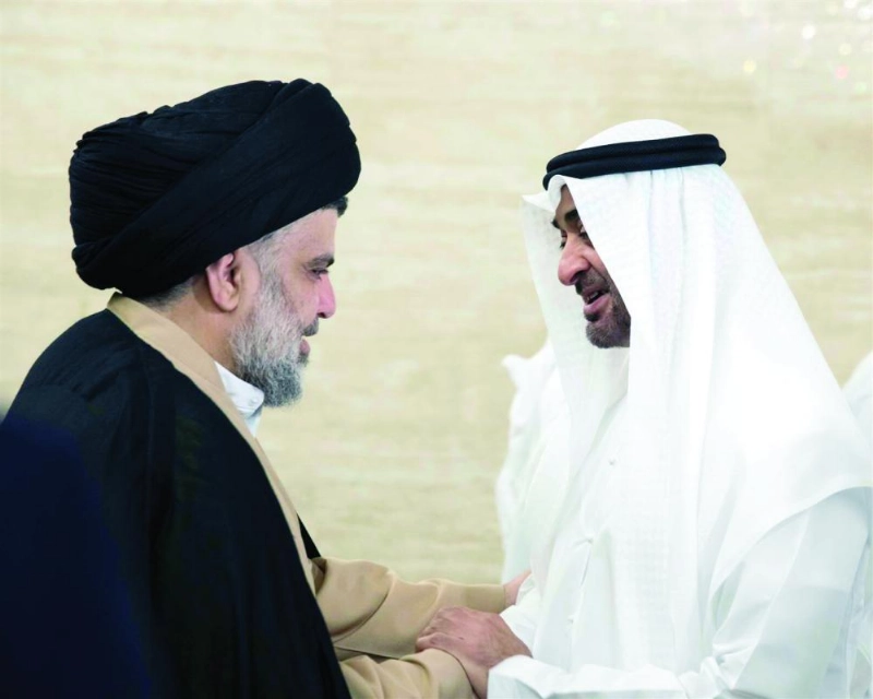 .. والشيخ محمد بن زايد يصافح الصدر أمس الأول في أبو ظبي (وام)