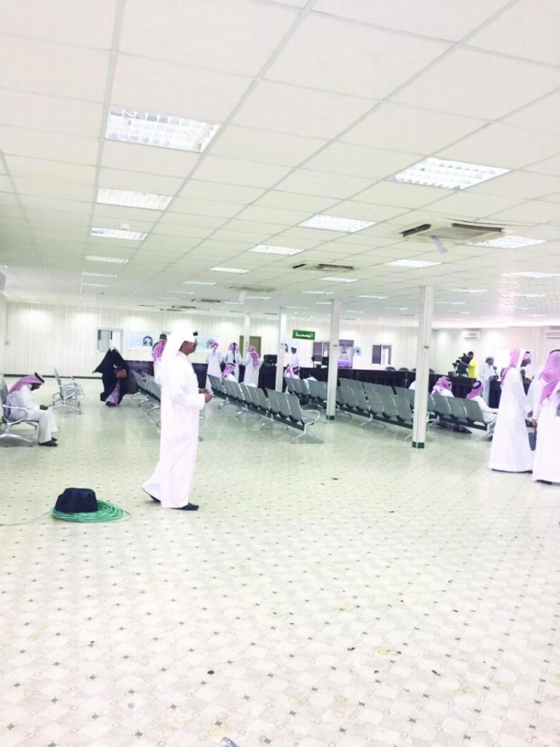 قطريون داخل الصالة المخصصة للاستقبال (مكة)
