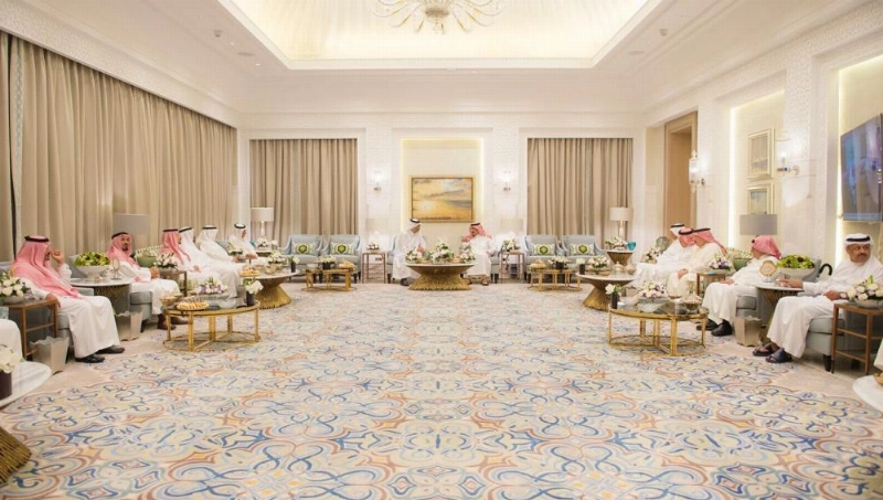 الملك سلمان يستقبل الشيخ عبدالله آل ثاني