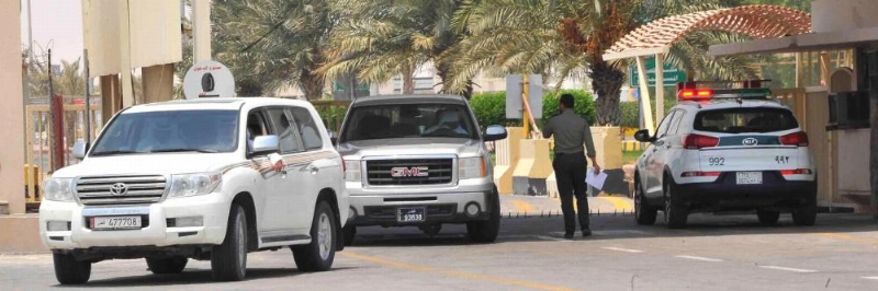 مواطن قطري ينهي إجراءات القدوم في الجوازات