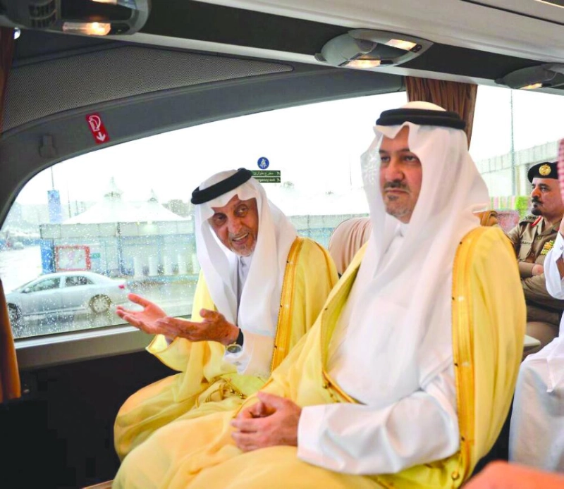 خالد الفيصل خلال جولته التفقدية (مكة)