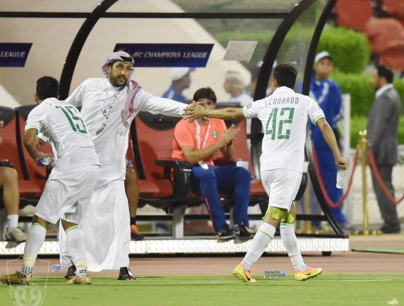 فهد بن خالد بعد نهاية مباراة الأهلي وبيروزي الإيراني (إعلامي الأهلي)