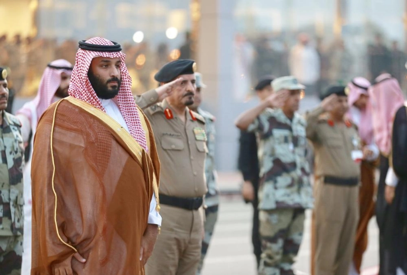 الأمير محمد بن سلمان خلال رعايته الحفل (ياسر بخش)