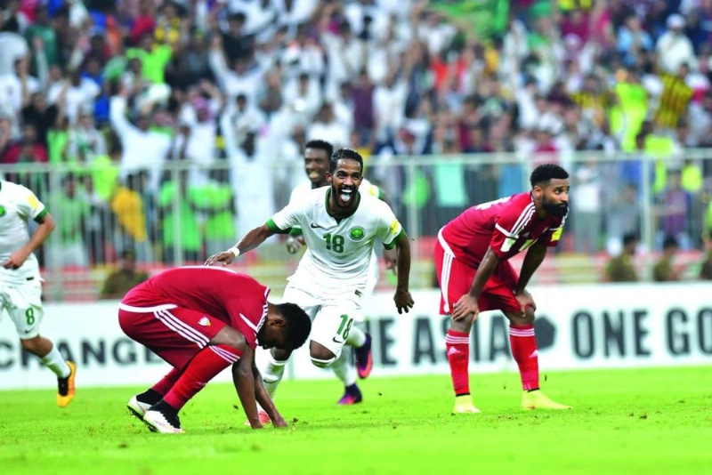 نواف العابد في مباراة سابقة للمنتخب السعودي أمام المنتخب الإماراتي (مكة)