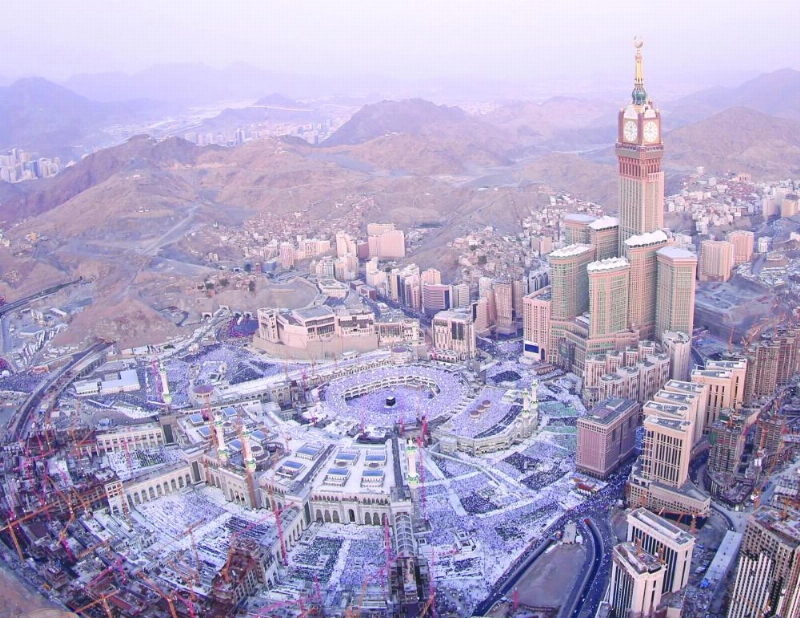 أبراج وفنادق مطلة على الكعبة (ياسر بخش)