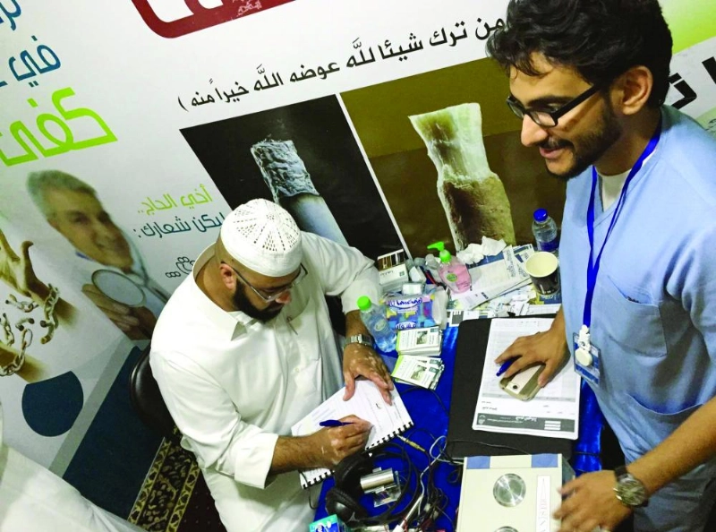 حاج في إحدى عيادات كفى (مكة)