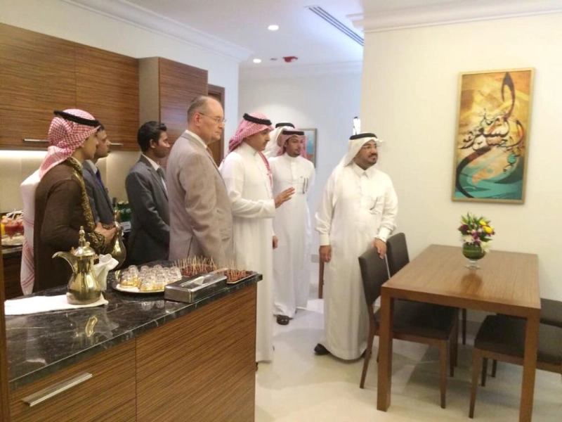 مدير هيئة السياحة برفقة إدارة التراخيص في إحدى الجولات (مكة)