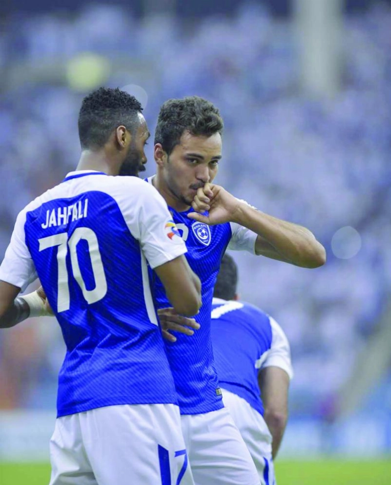كارلوس إدواردو محتفلا بهدف في العين الإماراتي (مكة)