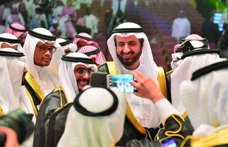 توفيق الربيعة خلال رعايته حفل التخريج (واس)