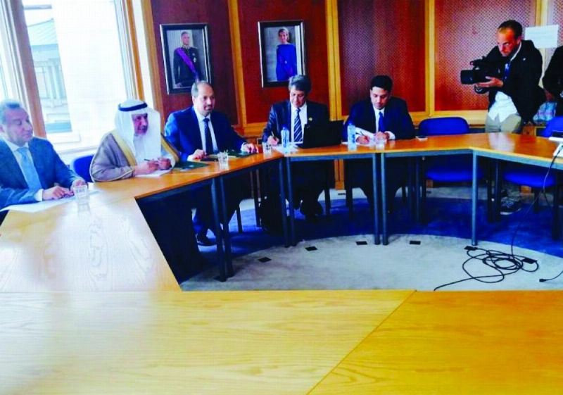 .. ومع مدير التعاون الإنمائي والمساعدات الإنسانية البلجيكي