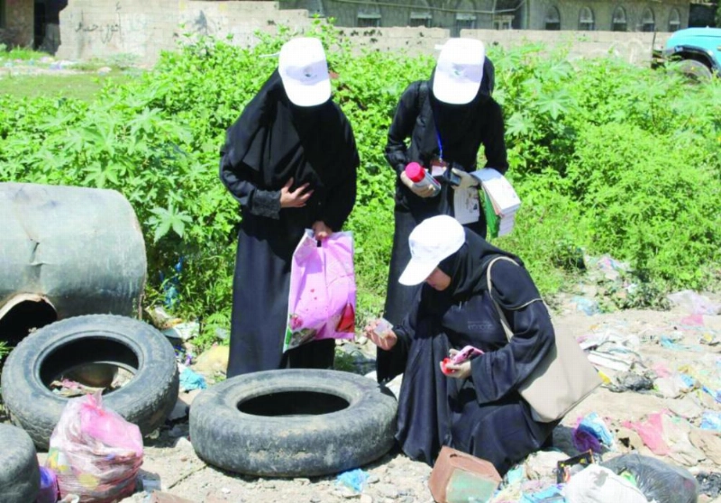 فريق تابع لمركز الملك سلمان يفحص البؤر المولدة للبعوض في تعز (واس)