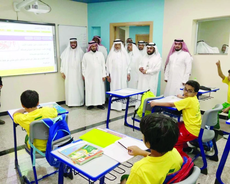 أسامة البار ومحمد الحارثي داخل المجمع (مكة)