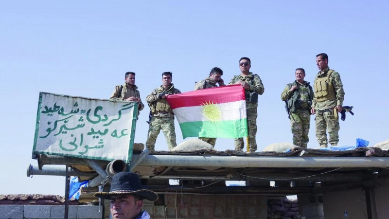 جنود من قوات البيشمركة الكردية في موقع بمدينة كركوك (إ ب أ)