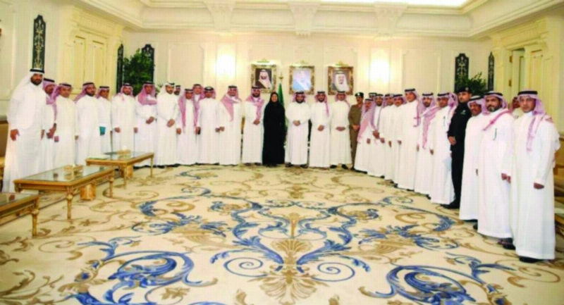 تركي آل الشيخ ورؤساء الاتحادات الرياضية عقب اجتماع أمس (مكة)