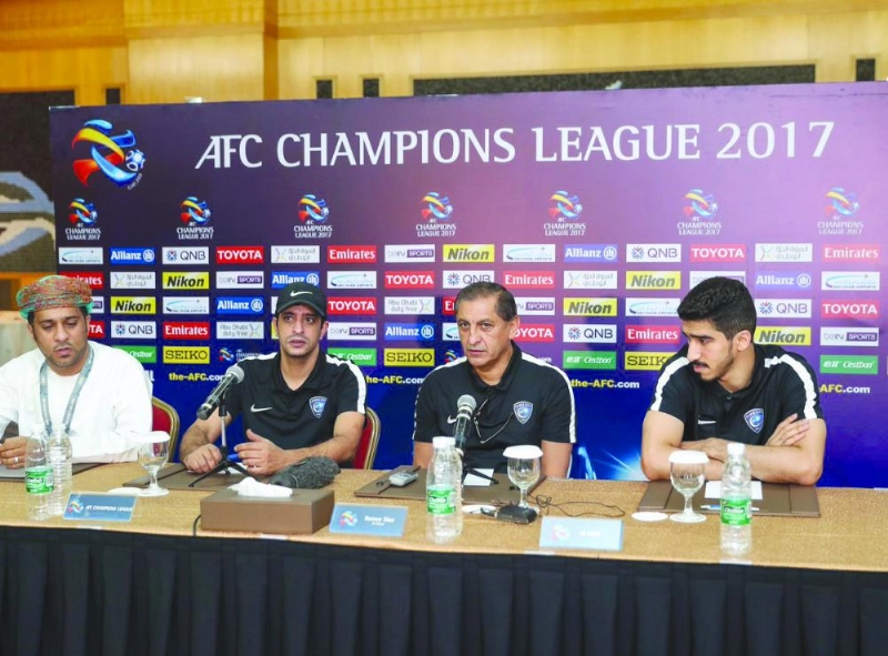 دياز والحافظ خلال المؤتمر الصحفي أمس (إعلامي الهلال)