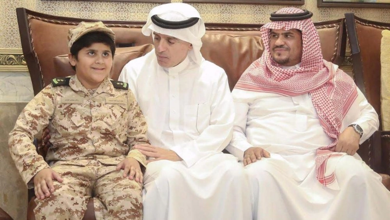 وزير الخارجية يقدم العزاء لذوي الشهيد عبدالله آل فاران (واس)