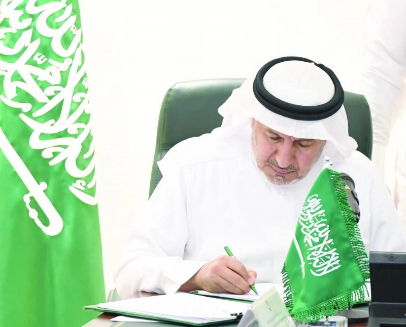 الربيعة يوقع مشروعات الإغاثة بالداخل السوري (واس)