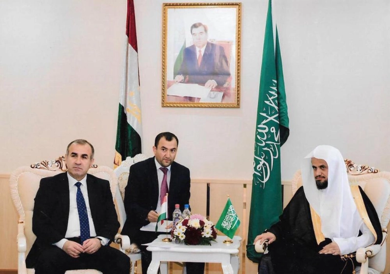 المعجب يبحث مجالات التعاون القضائي والنيابي مع طاجيكستان (واس)