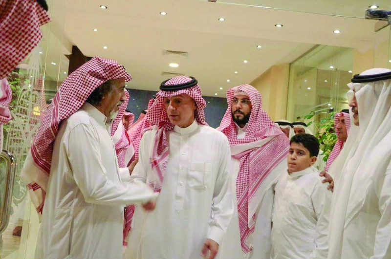 الجبير يقدم التعازي لأسرة محمد عبدالدائم (واس)