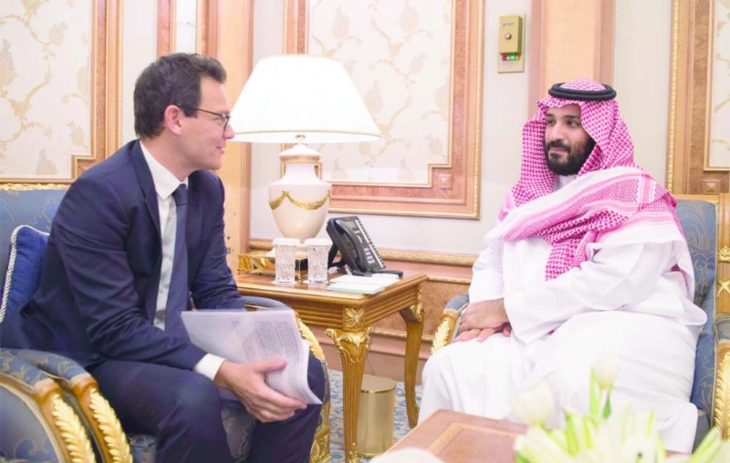 ولي العهد خلال استقباله استيفان إزرايل