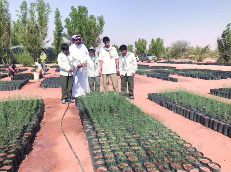 جانب من تدشين مبادرة غرس مليون شجرة بالزلفي (واس)