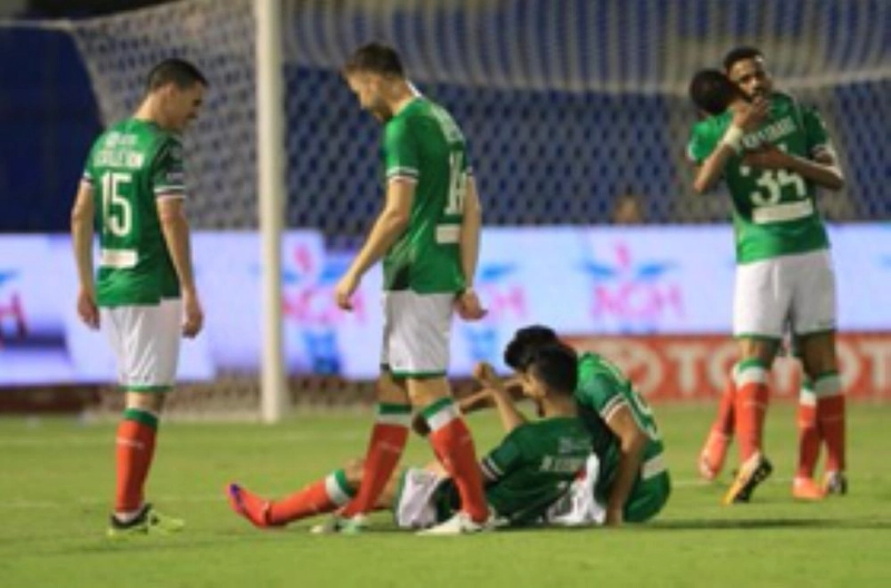 فرحة لاعبي الاتفاق بالهدف الثاني (مكة)