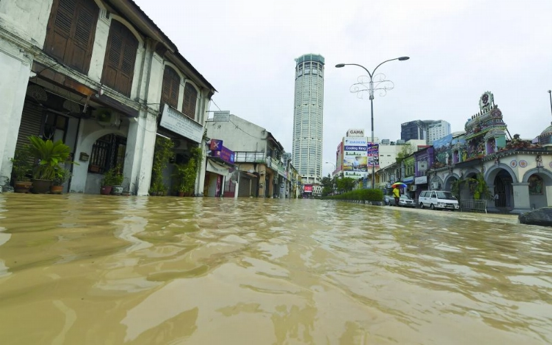 A general view of a flooded street after heavy rains in George Town, Malaysia, 05 November 2017. Photo: K.Ganeson/BERNAMA/dpa