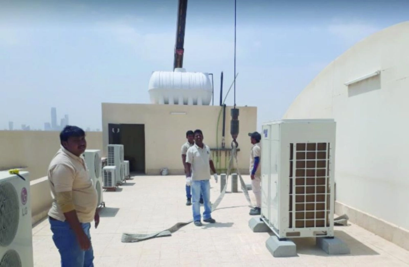 العمالة خلال تركيب أجهزة التكييف