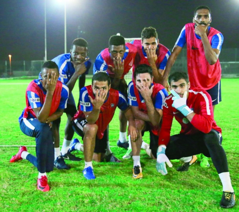 بعض لاعبي الهلال عقب التدريبات (إعلامي الهلال)