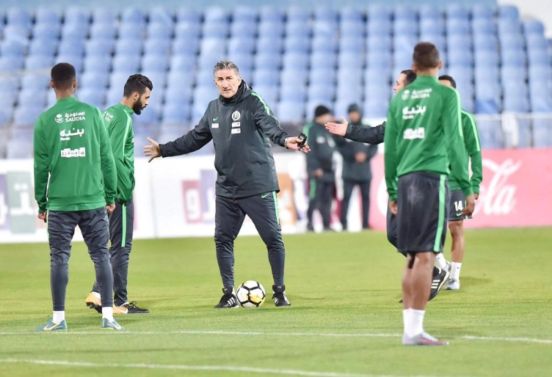 باوزا مشرفا على تدريب للأخضر في لشبونة (الاتحاد السعودي)