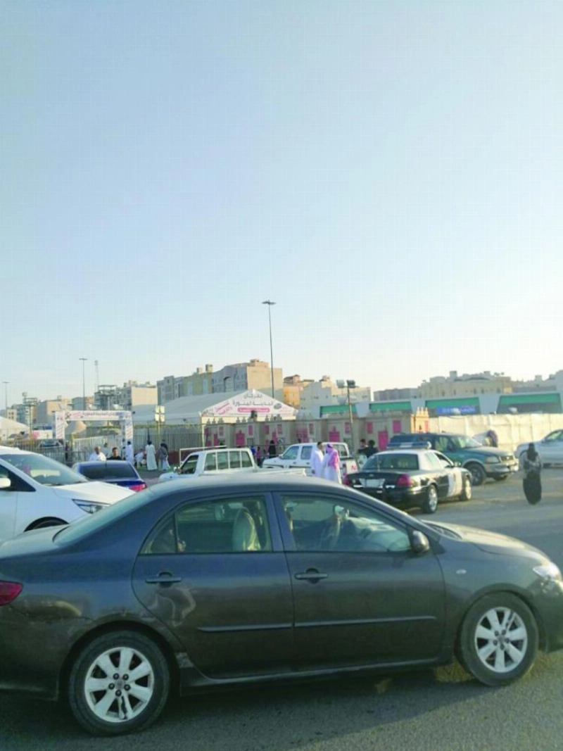 من إغلاق سوق مهرجان المدينة أمس (مكة)
