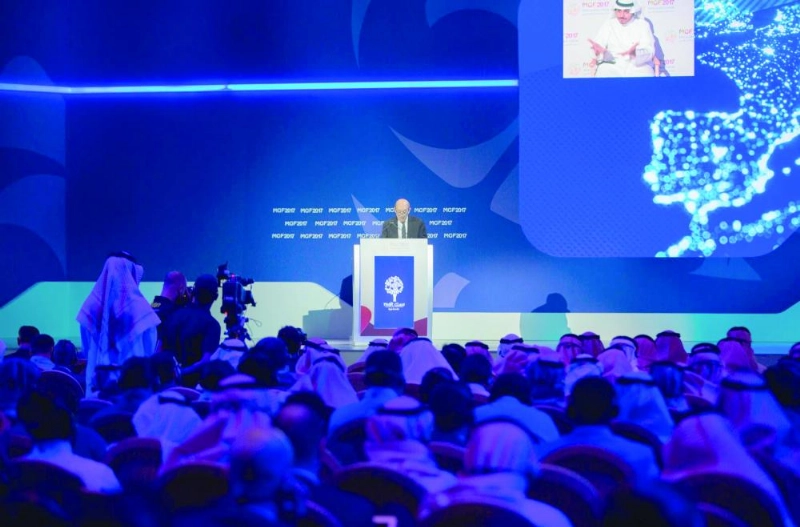 جان لو دريان متحدثا في مستهل جلسات اليوم الثاني لمنتدى مسك العالمي بالرياض أمس (واس)