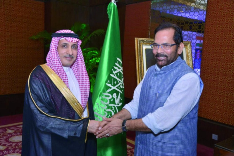 الساطي يستقبل مسؤولا هنديا في احتفال السفارة باليوم الوطني سبتمبر الماضي (مكة)