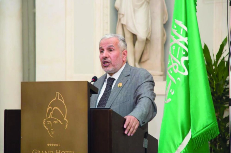 عبدالله الربيعة خلال المؤتمر أمس (واس)