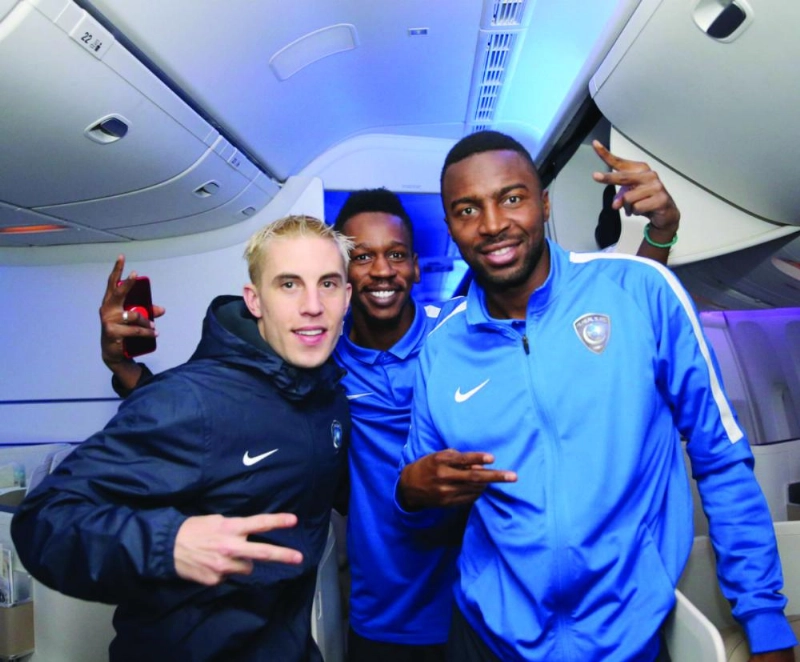 لاعبو الهلال في طوكيو أمس (إعلامي الهلال)