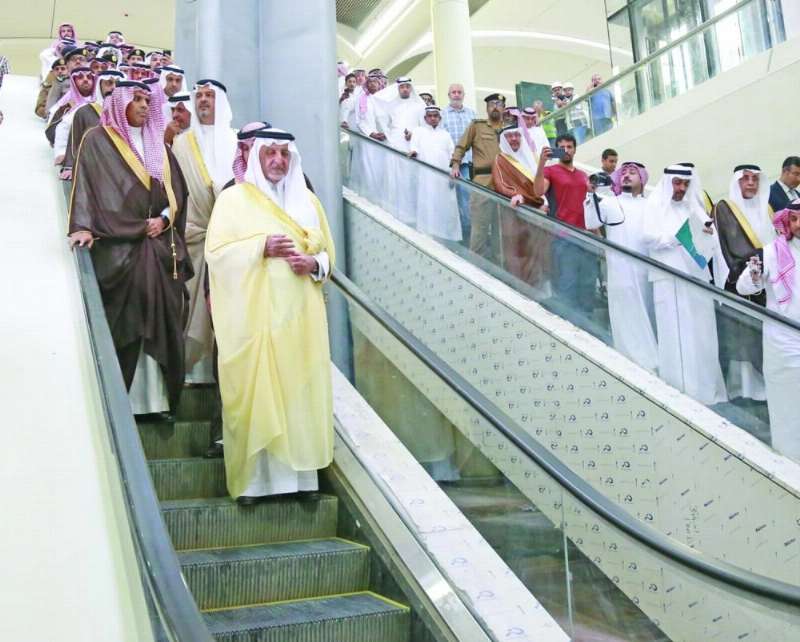 الفيصل يطلع على مرافق محطة السليمانية (ياسر بخش)