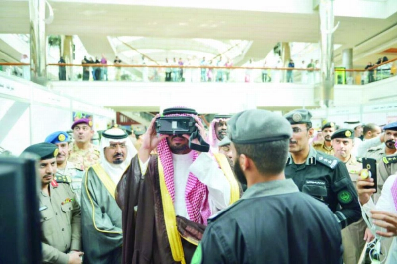 من افتتاح المعرض (موقع الإمارة)