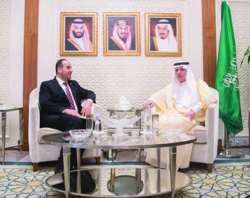 عادل الجبير مستقبلا نصر الحريري (واس)