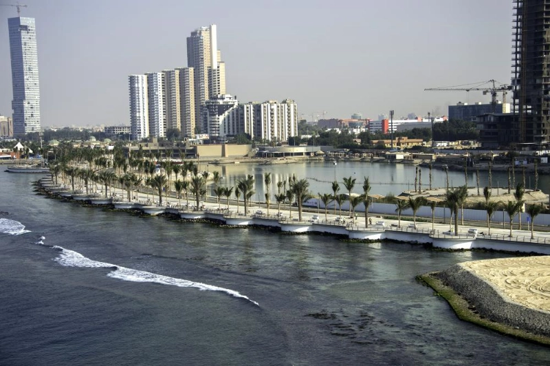واجهة جدة البحرية كما بدت أخيرا قبل تدشينها اليوم