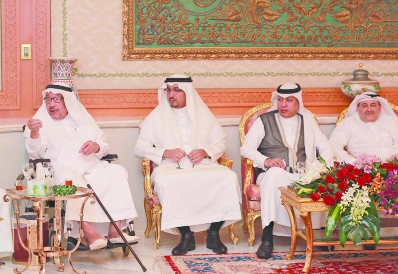 عبدالرحمن فقيه خلال استقباله أعضاء مجلس غرفة مكة (ياسر بخش)